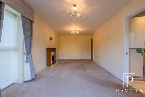 2 bedroom apartment for sale, Hadleigh road, Frinton-On-Sea