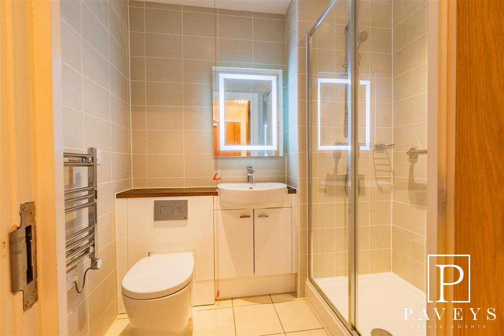 Shower room/cloakroom