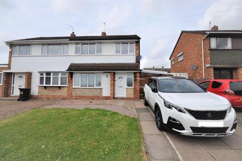 3 bedroom semi-detached house to rent, Madeley Road, Kingswinford