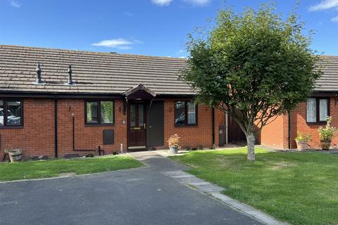 2 bedroom bungalow for sale, Oswestry Road, Ellesmere.