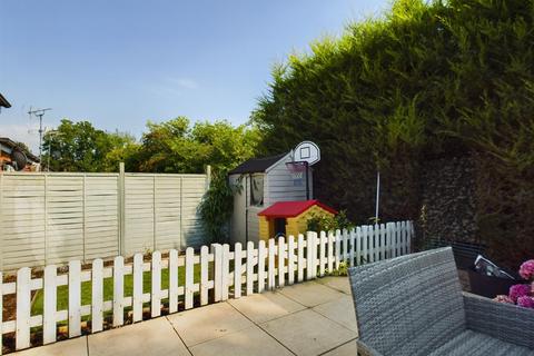 2 bedroom terraced bungalow for sale, Glebe Close, Tadley, RG26