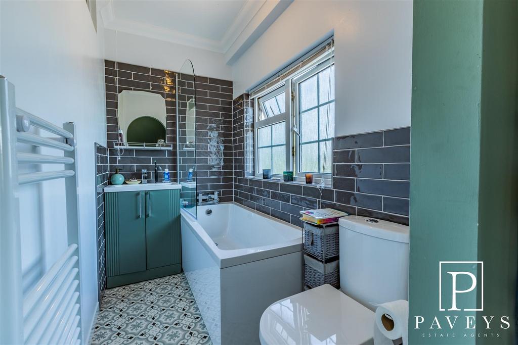 En suite shower room