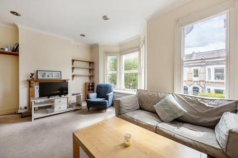 3 bedroom flat for sale, Marmion Road, London SW11