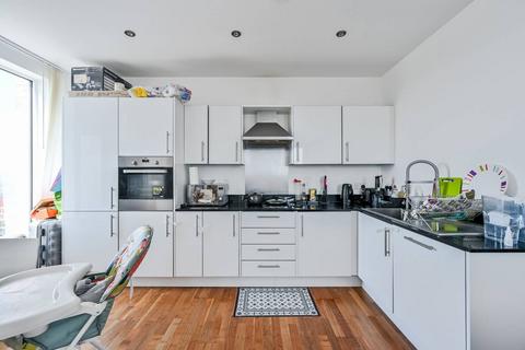 2 bedroom flat to rent, Telcon Way, Greenwich, London, SE10