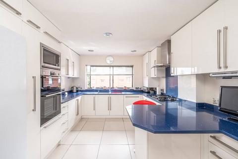 4 bedroom flat for sale, Spencer Close, Finchley, London, N3