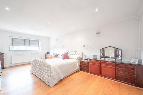 4 bedroom flat for sale, Spencer Close, Finchley, London, N3