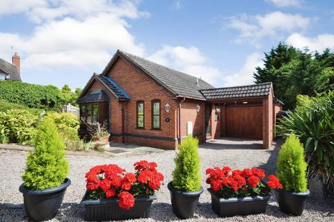 2 bedroom detached bungalow for sale, Crown Court, Defford, Pershore, Worcestershire