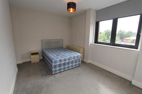 2 bedroom flat to rent, Dawsons Square, Pudsey