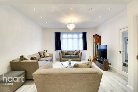 30 Rochester Gardens, Ilford, IG1 3LZ