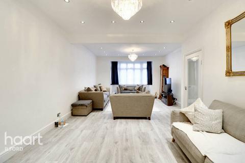 30 Rochester Gardens, Ilford, IG1 3LZ