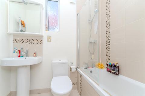 61 Dudley Gardens, London, W13 9LU