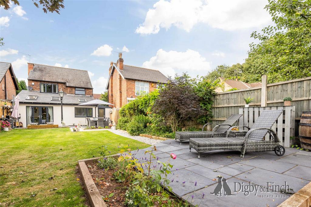 120, Bingham Road Radcliffe-On-Trent, NG12 2 GT-8wa