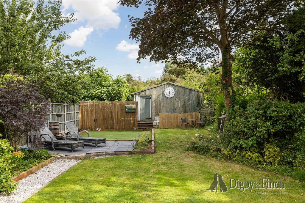 120, Bingham Road Radcliffe-On-Trent, NG12 2 GT-12w