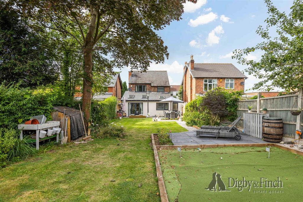 120, Bingham Road Radcliffe-On-Trent, NG12 2 GT-10w
