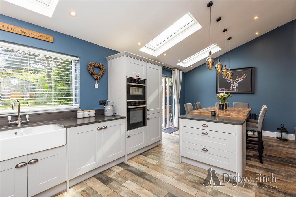 120, Bingham Road Radcliffe-On-Trent, NG12 2 GT-20w