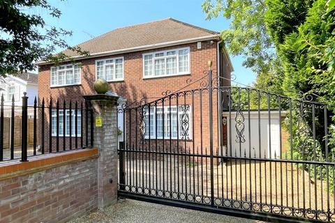 4 bedroom detached house for sale, East Ridgeway, Cuffley