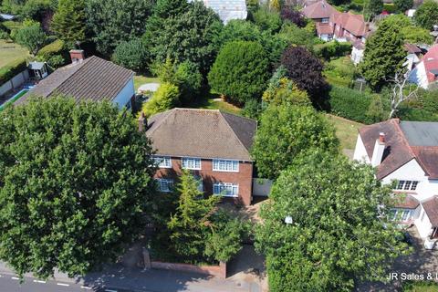 4 bedroom detached house for sale, East Ridgeway, Cuffley