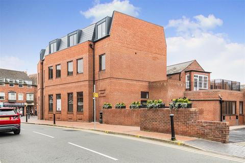 2 bedroom apartment for sale, Flat 2 Sterling Place, Broad Street, Wokingham, RG40 1AU