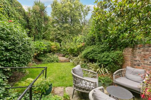 2 bedroom flat for sale, Duncan Terrace, Islington, London, N1.