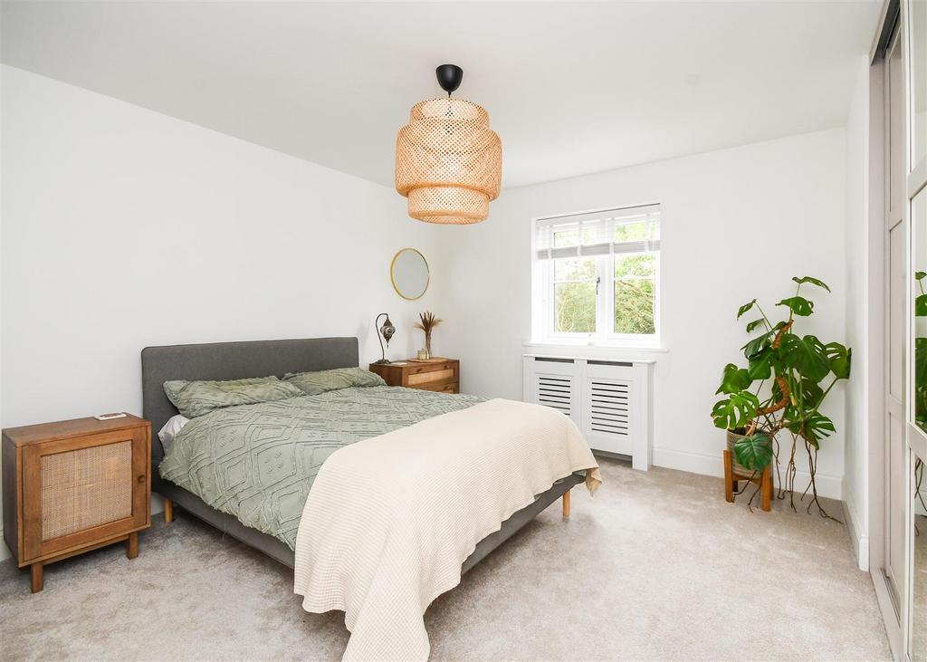 17 Crossfield Crescent - Principal Bedroom Suite (