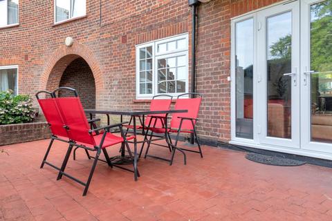 32, Riverbank Laleham Road, Staines, TW18 2QE