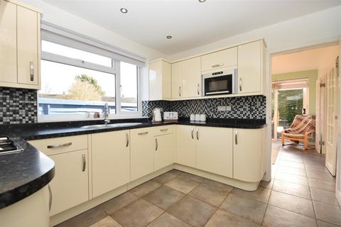 4 bedroom detached house for sale, Field Crescent, Shrewsbury