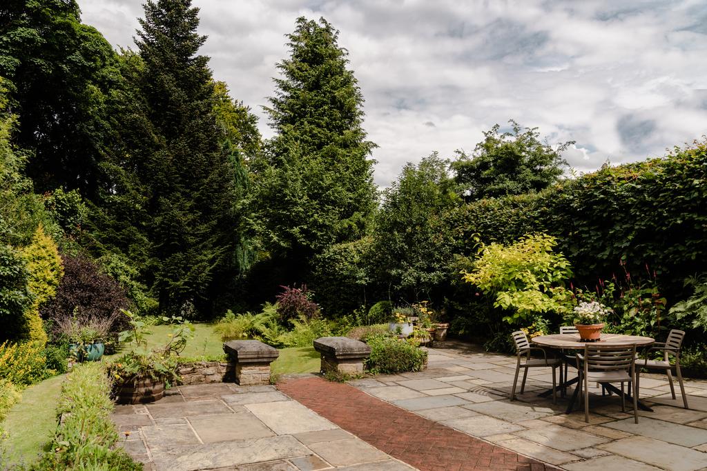 226058 - Peeres Cottages Stockport Outside 24 (...