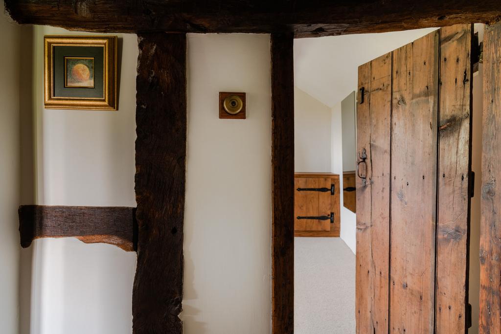 226018 - Peeres Cottages Stockport 30.jpg