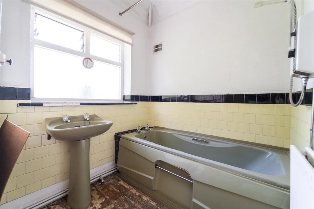 72 Wagon Lane, Solihull, B92 7 PN 7.jpg