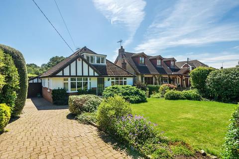 4 bedroom chalet for sale, Beechwood Close, Chandler's Ford