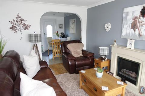 2 bedroom terraced house for sale, Ash Grove, Blackburn, Bathgate