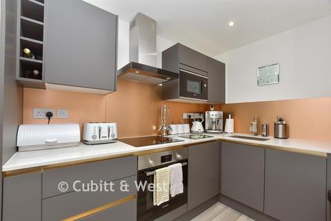 1 bedroom ground floor flat for sale, Bridge Street, Leatherhead, Surrey