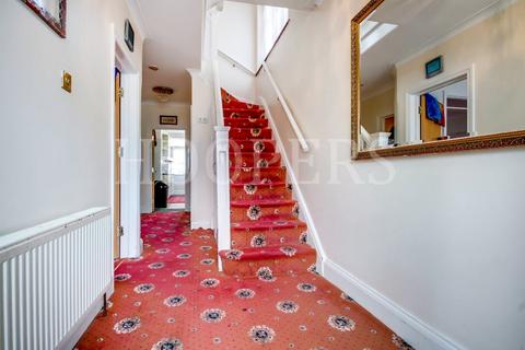 undefined, Dollis Hill Lane, London, NW2