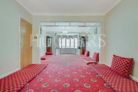 undefined, Dollis Hill Lane, London, NW2