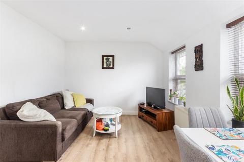 2 bedroom flat for sale, Cannon Hill Lane, Raynes Park SW20