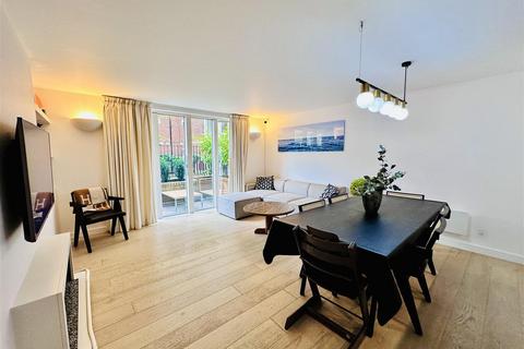 2 bedroom apartment for sale, Admiral Walk, London W9