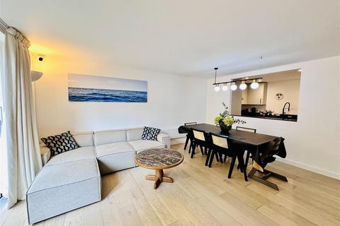 2 bedroom apartment for sale, Admiral Walk, London W9