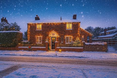 2 bedroom detached house for sale, Bretton Lane, Bretton, CH4