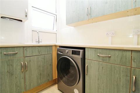 2 bedroom maisonette to rent, Kidderminster Road, Croydon, CR0