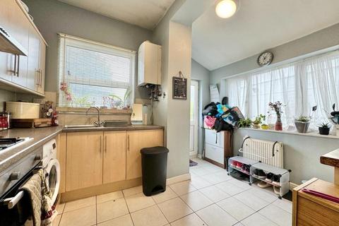 10 Dove Hill, Royston, Barnsley, S71 4BX