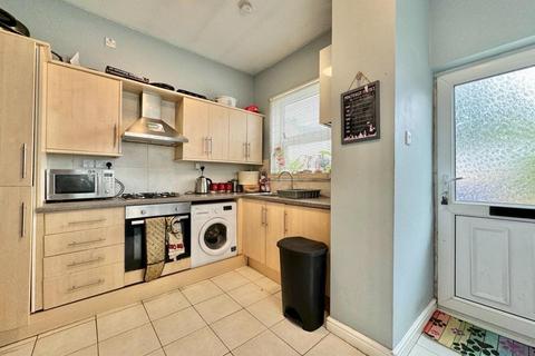 10 Dove Hill, Royston, Barnsley, S71 4BX