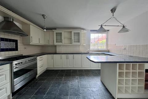 4 bedroom terraced house for sale, High Street, Hanslope, Milton Keynes