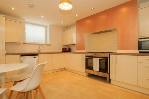 3 bedroom end of terrace house for sale, Hillside Mount, Stanningley, Pudsey