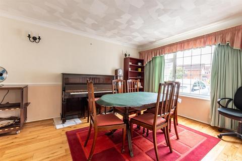 25 Anson Close, Saltford, Bristol, BS31 3DY