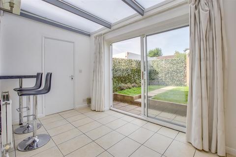 13 Cherry Tree Way, Penn, High Wycombe, HP10 8DQ
