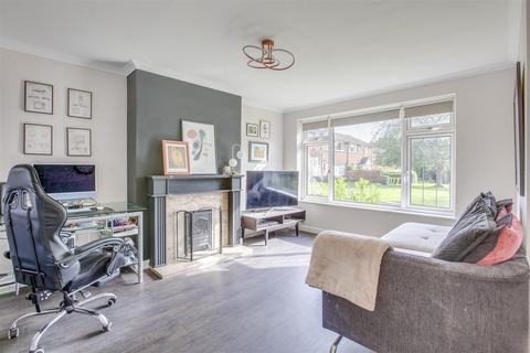 13 Cherry Tree Way, Penn, High Wycombe, HP10 8DQ
