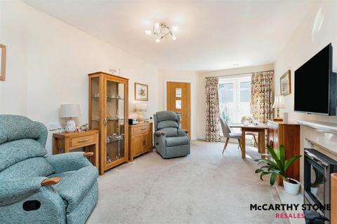 1 bedroom apartment for sale, Roslyn Court, Lisle Lane, Ely, Cambridgeshire, CB7 4FA