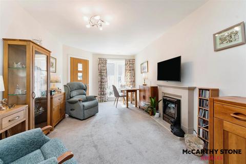 1 bedroom apartment for sale, Roslyn Court, Lisle Lane, Ely, Cambridgeshire, CB7 4FA