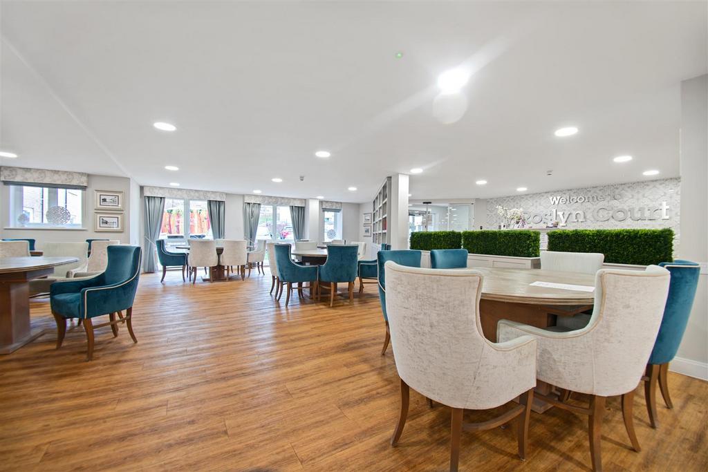 Communal lounge - restaurant .jpg