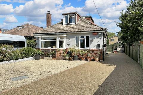 3 bedroom chalet for sale, Ashdown Road, Fawley, SO45